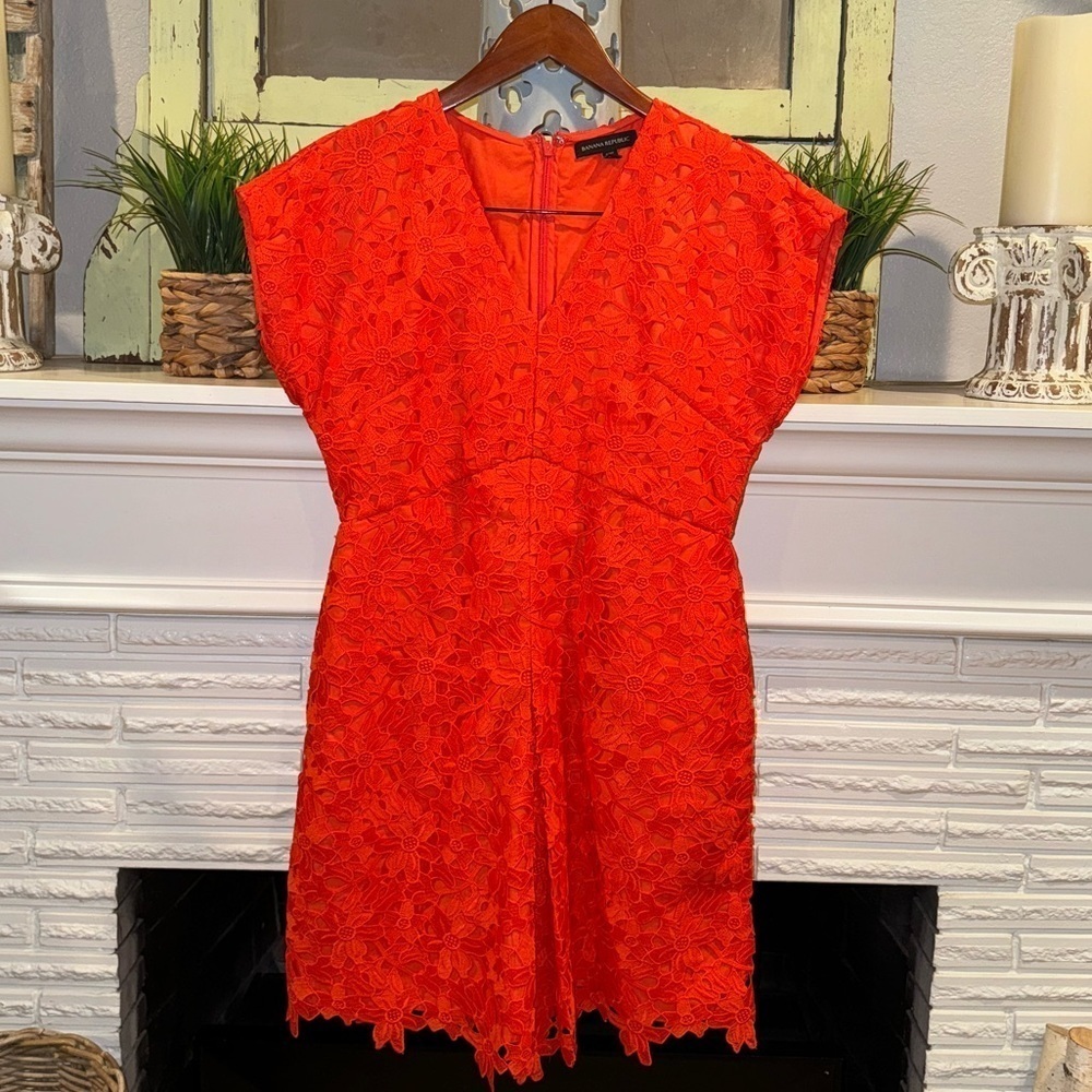 Banana Republic Lace Overlay V-Neck Cap Sleeve Formal Party Mini Dress Size 6